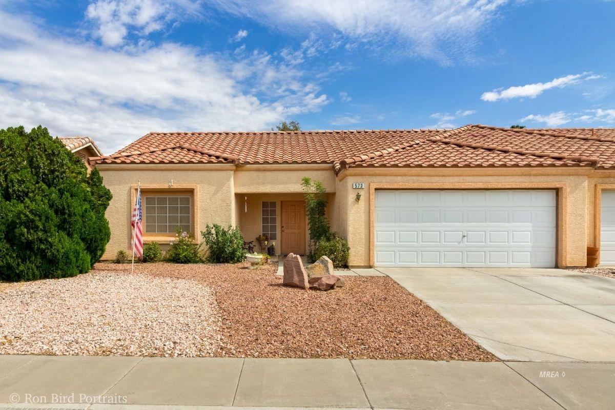 573 Emperor Ln - Photo 1