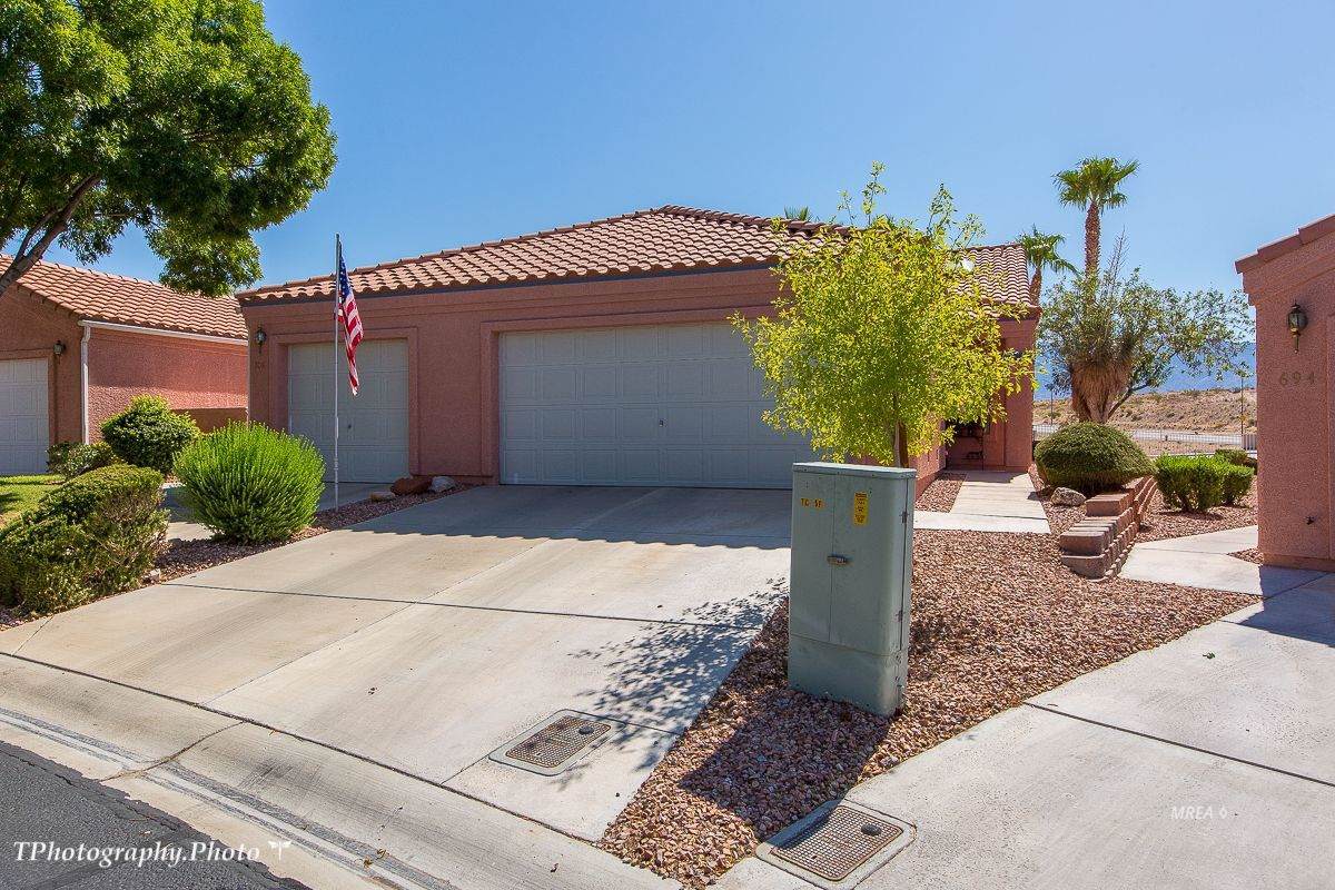 700 Peartree Ln - Photo 1
