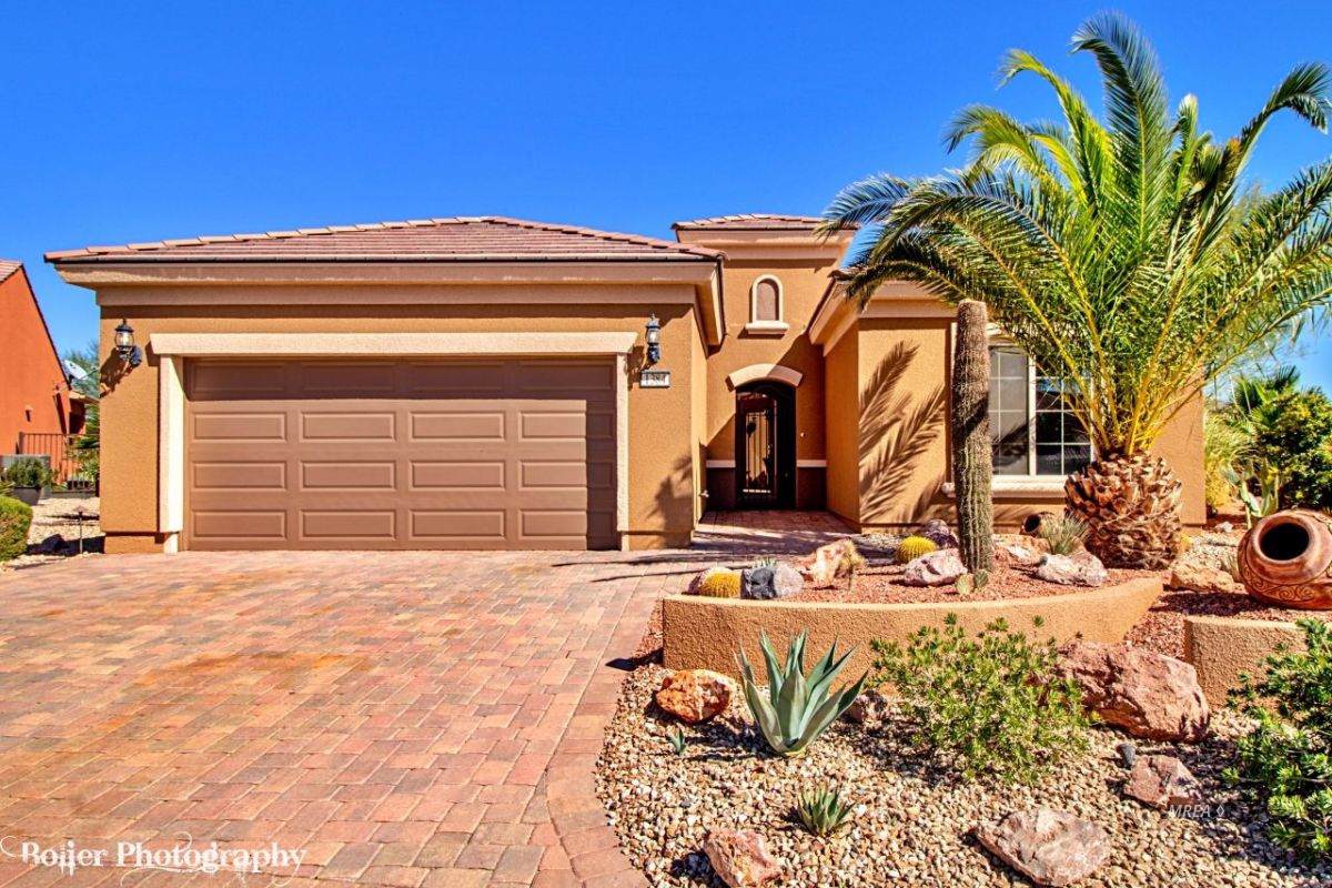1384 Saddle Horn Ct - Photo 1