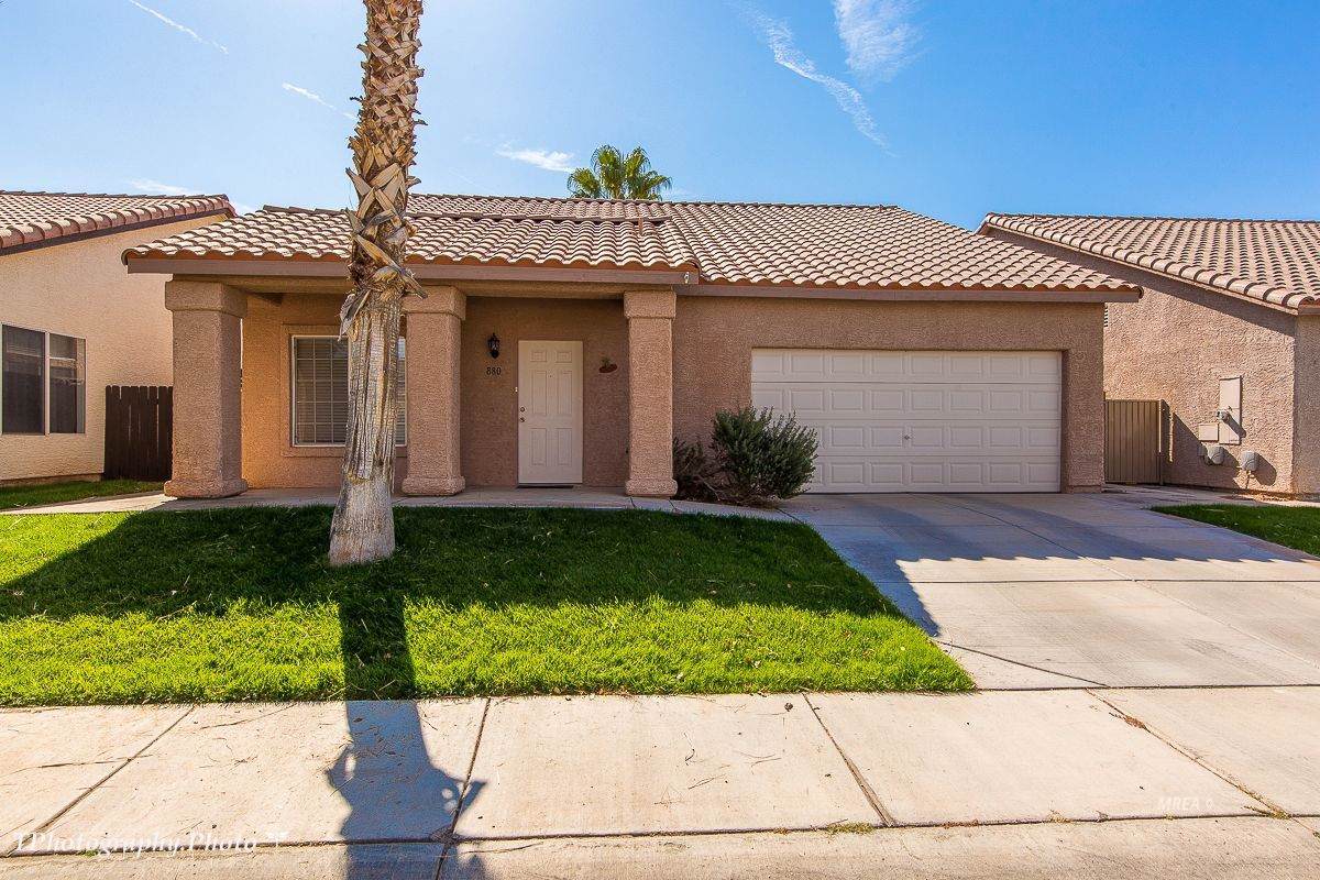 880 Tucson St - Photo 1