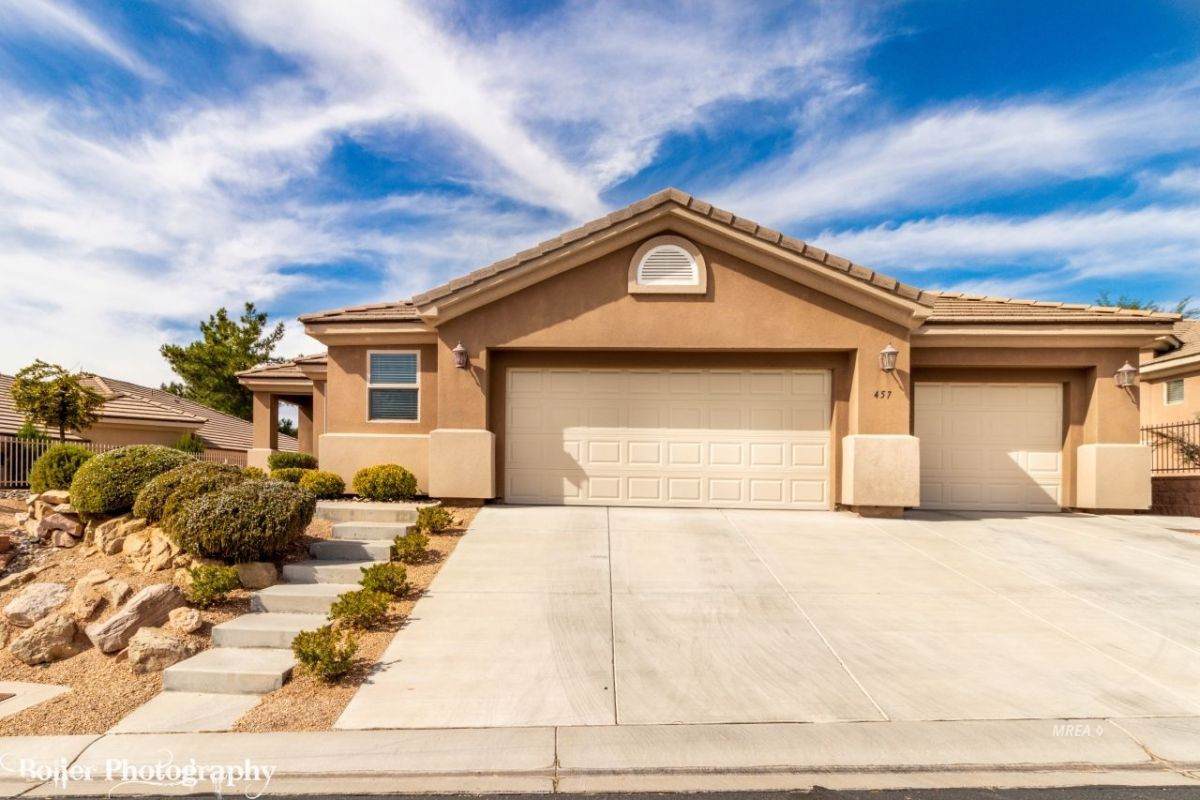 457 Highland View Ct - Photo 1