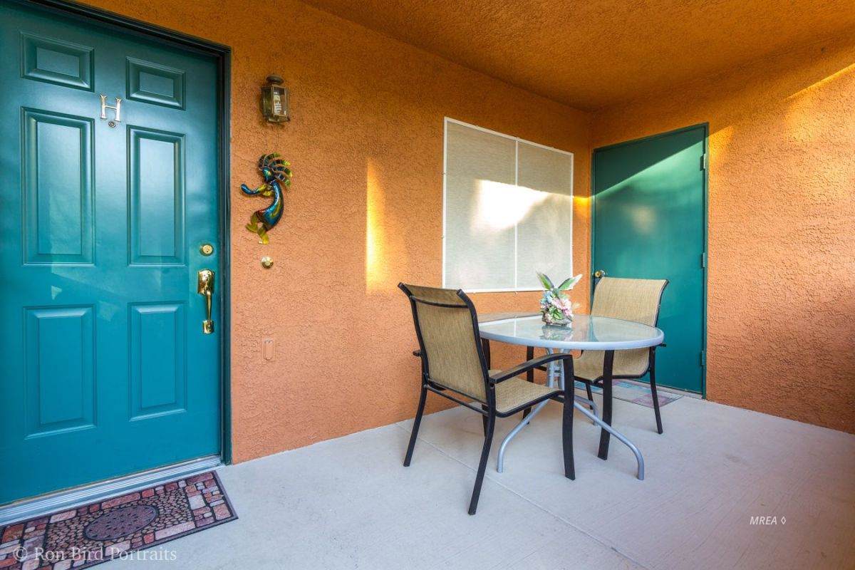 338 Colleen Ct - Photo 1