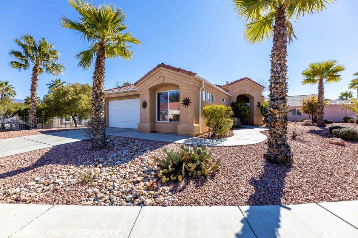 486 Fairways Dr - Photo 1
