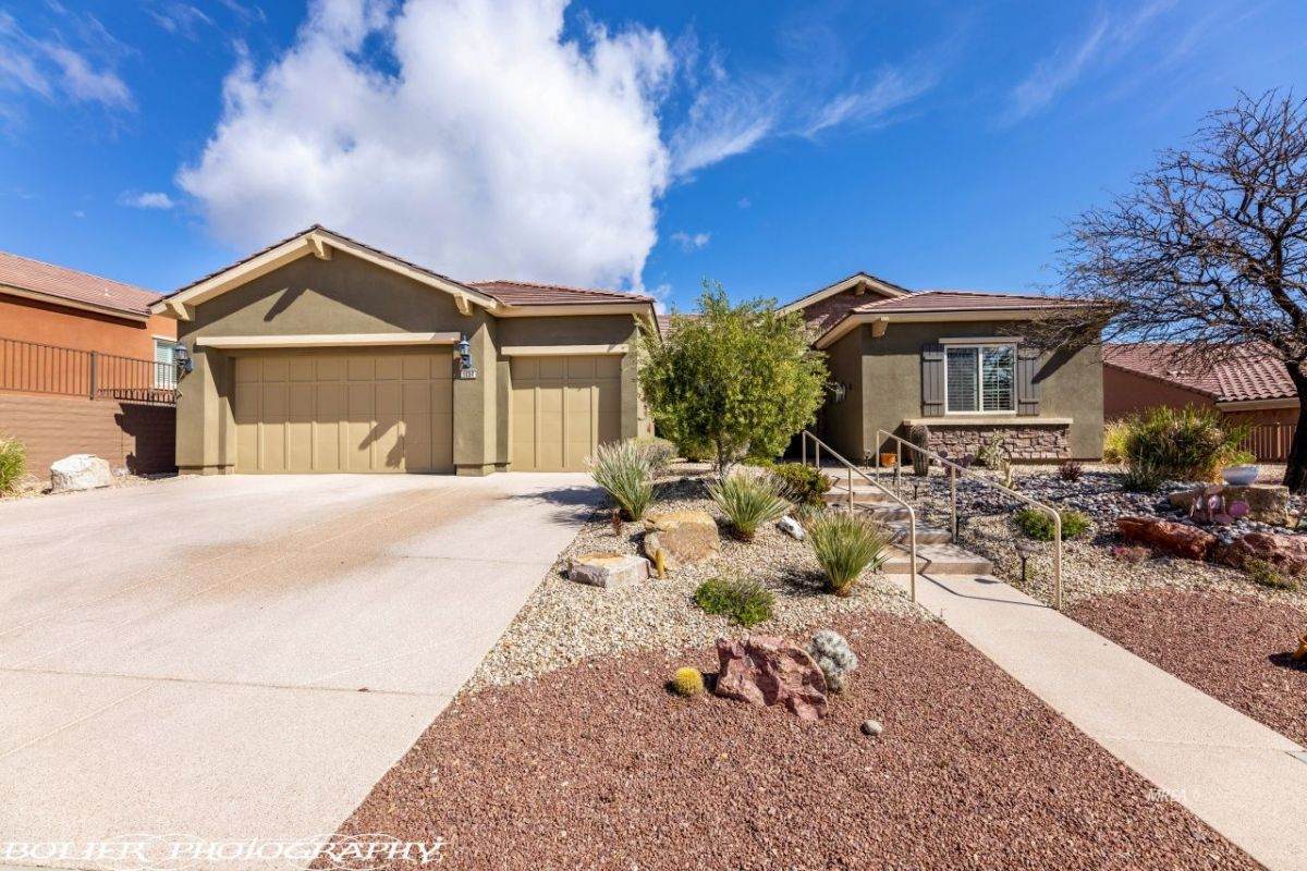 1050 Rim Rock - Photo 1