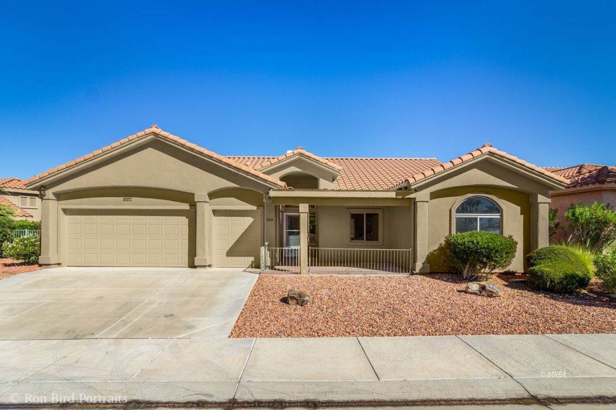 1119 Lake View Dr - Photo 1