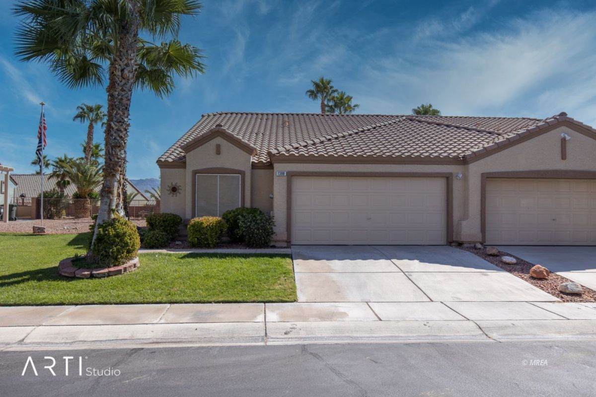 1388 Harbour Dr - Photo 1