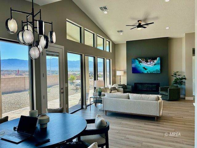 https://bt-photos.global.ssl.fastly.net/mesquite/orig_boomver_1_1127523-2.jpg