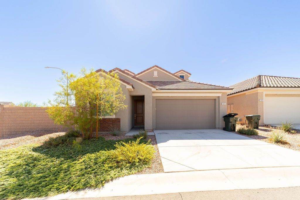 1391 Mariposa Way - Photo 1