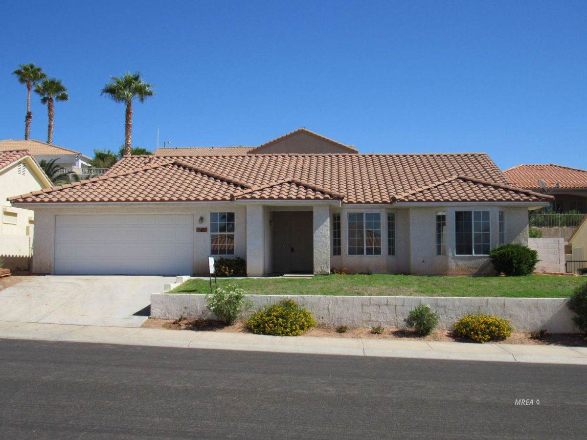 657 Palos Verdes Dr - Photo 1
