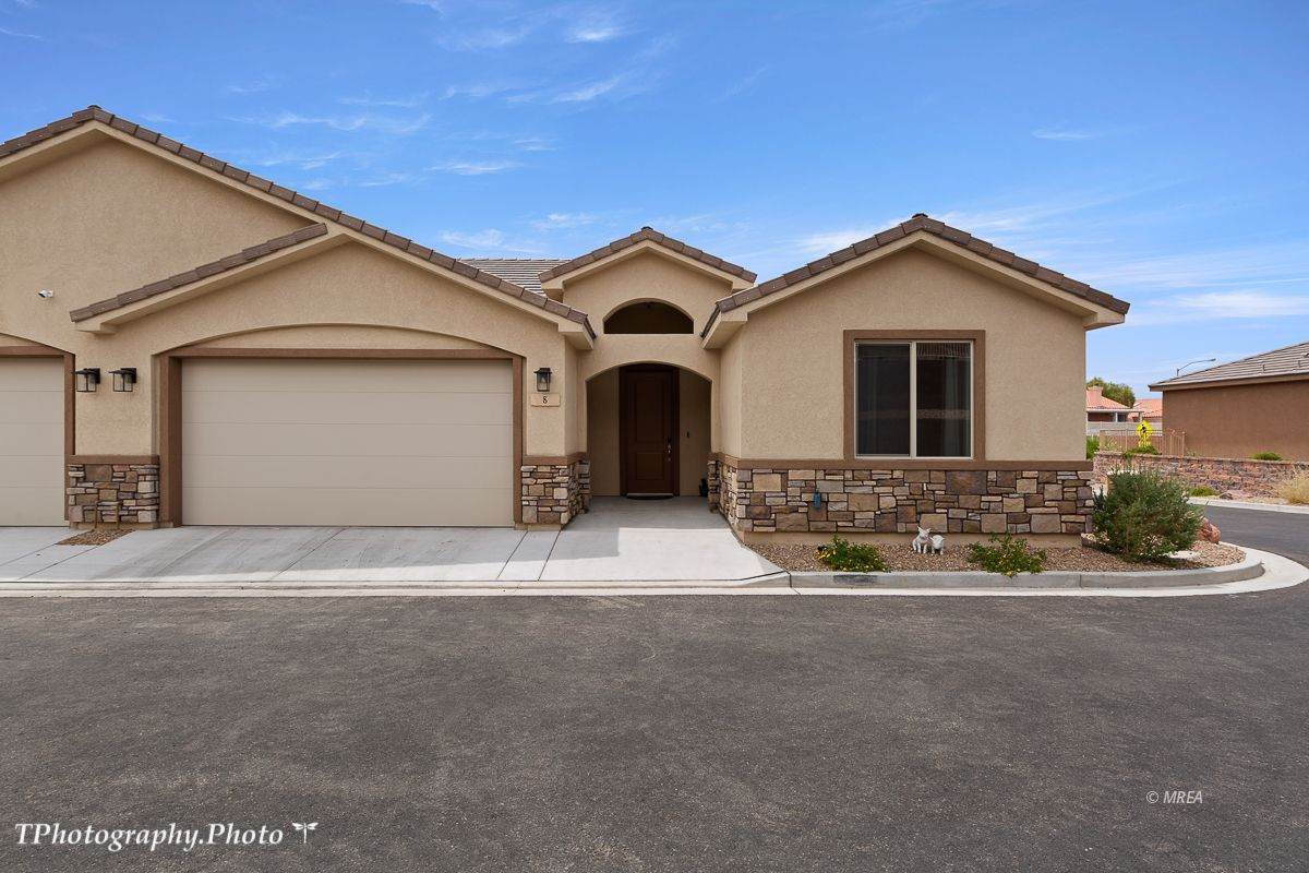 571 Marilyn Pkwy - Photo 1