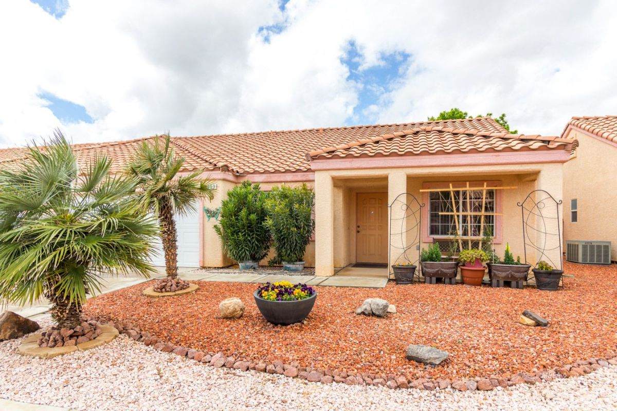 253 Muscat Dr - Photo 1