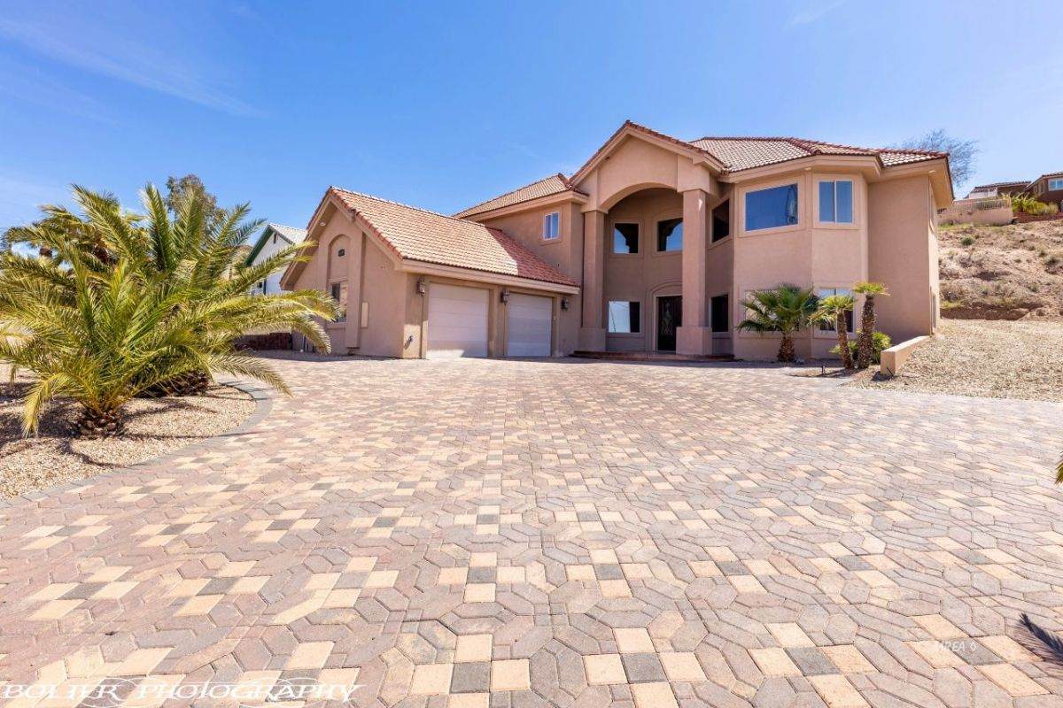 620 Hillside - Photo 1