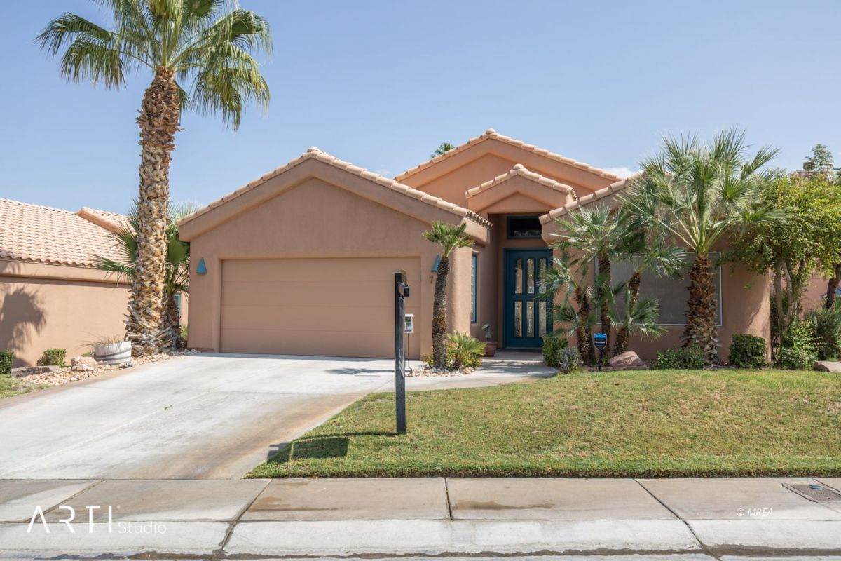 744 Pinnacle Ct - Photo 1
