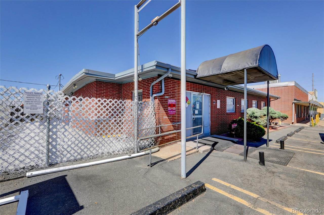 3925 Oneida Street - Photo 1