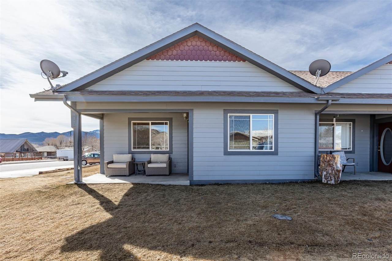 614 Palmer Street - Photo 1