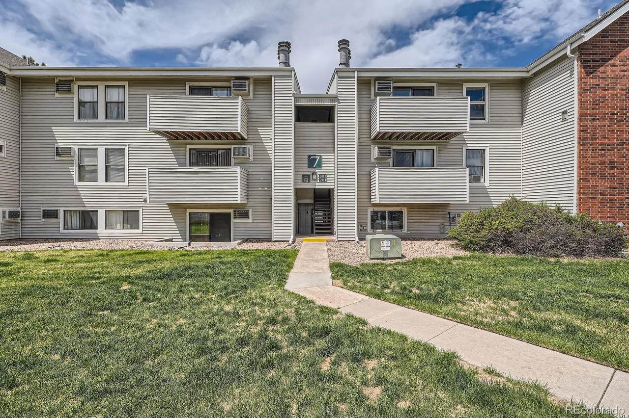 10150 Virginia Avenue - Photo 1