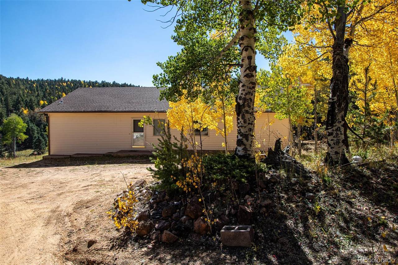 1054 Cantiberry Road - Photo 1