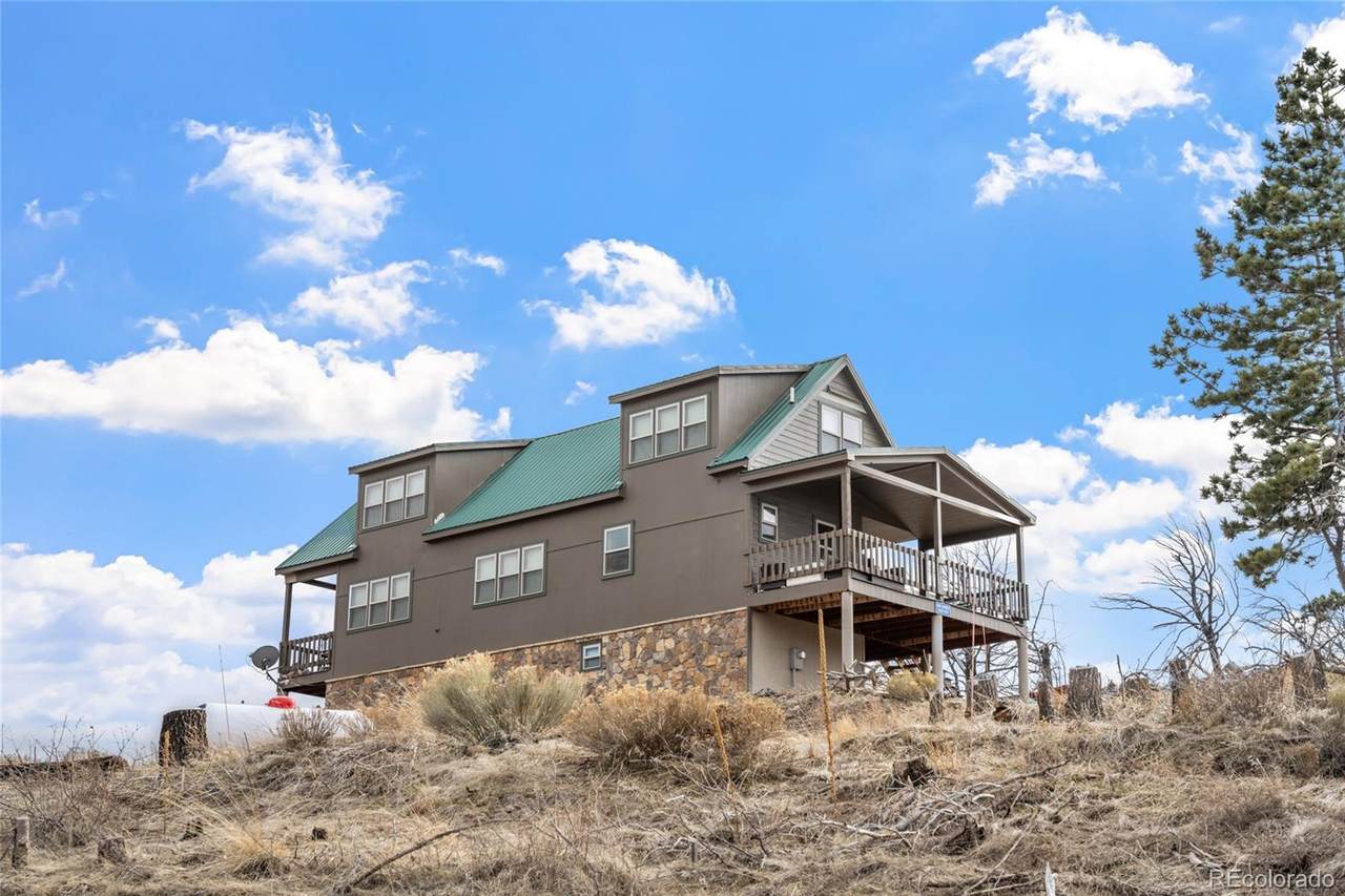 645 Emery Loop - Photo 1