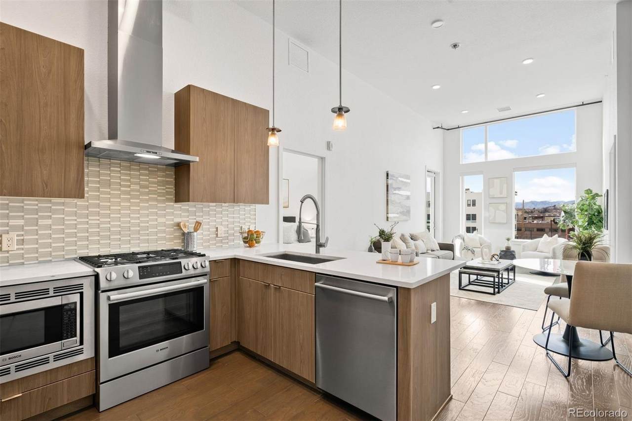 1616 Broadway - Photo 1