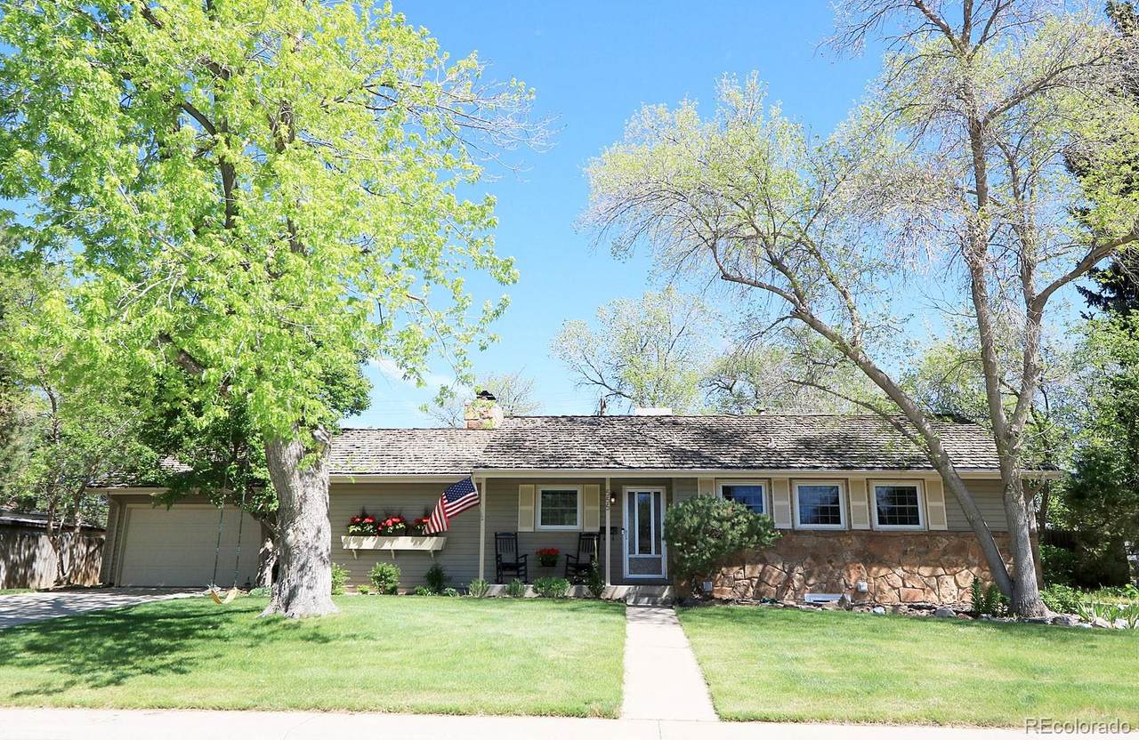 555 Caley Circle - Photo 1
