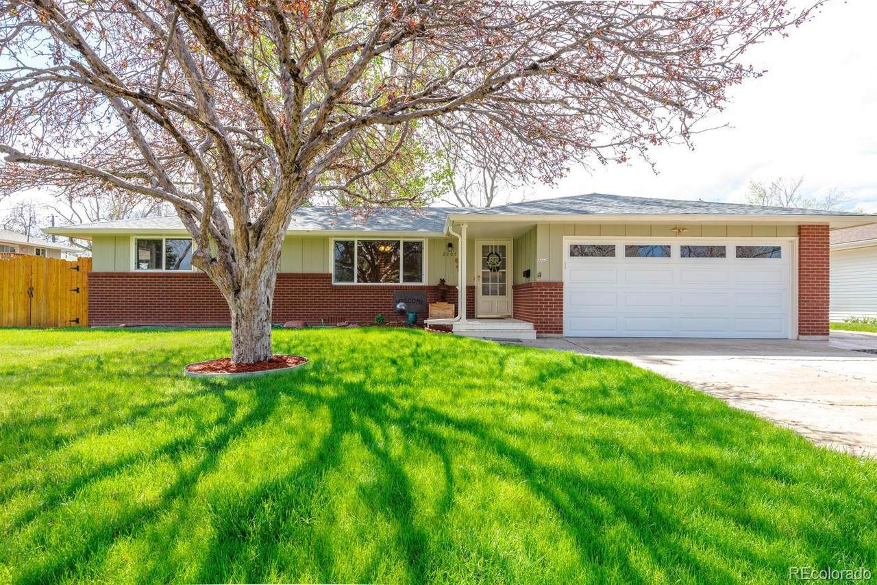 2207 Empire Avenue - Photo 1