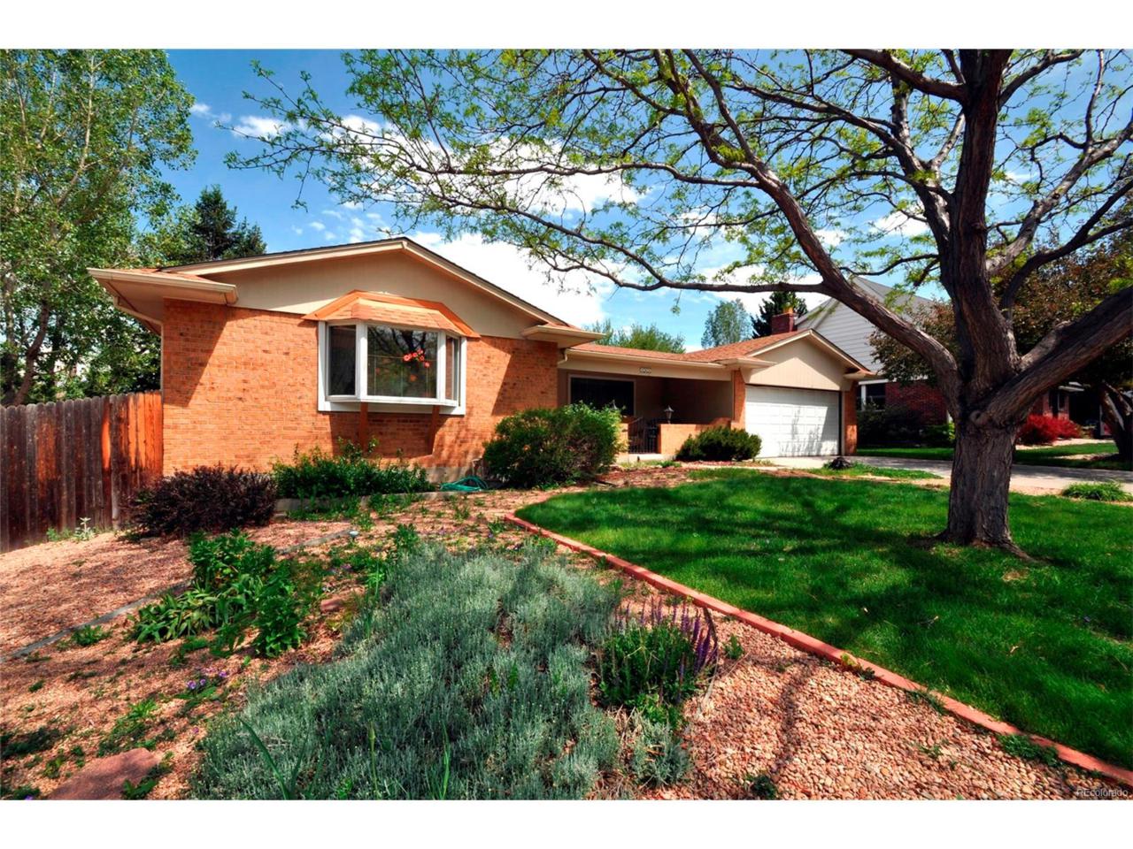 454 Flora Way - Photo 1