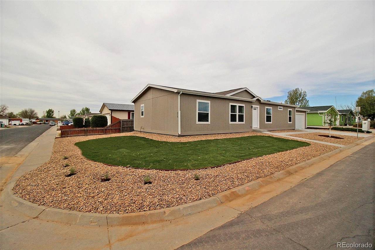 215 Winnipeg Street - Photo 1