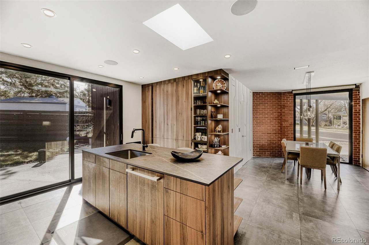 https://bt-photos.global.ssl.fastly.net/metrolist/1280_boomver_1_1839529-1.jpg
