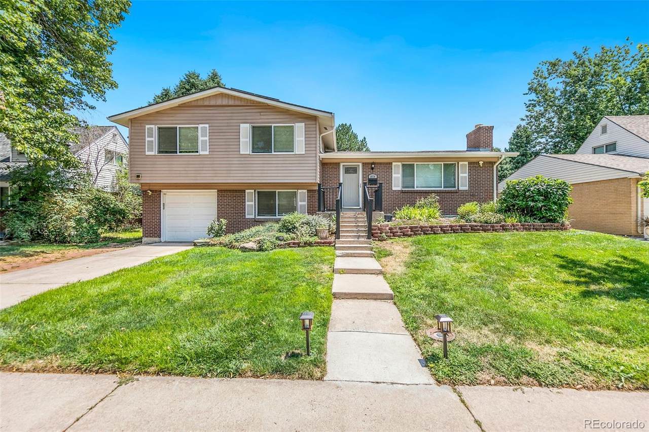 1976 Linden Court - Photo 1