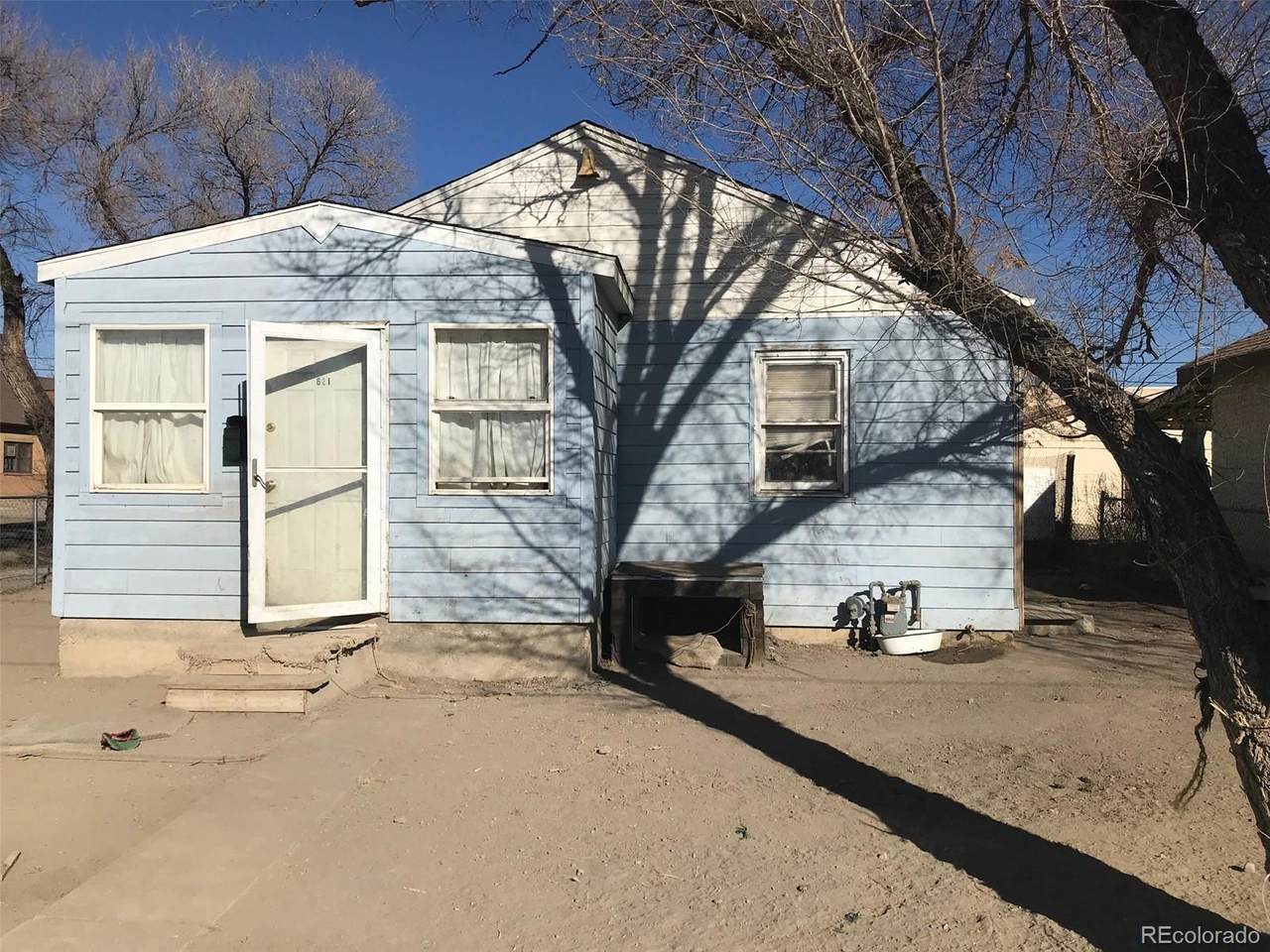 621 8th Street - Photo 1