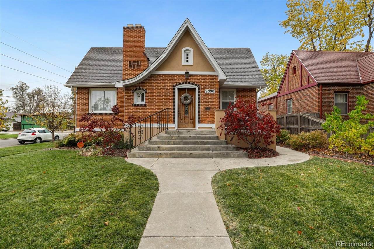 2390 Glencoe Street - Photo 1