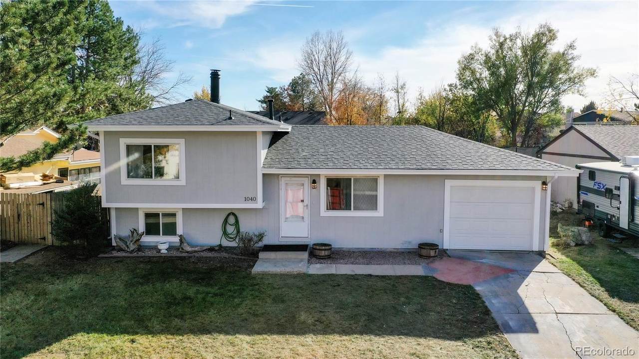 1040 22nd Street - Photo 1