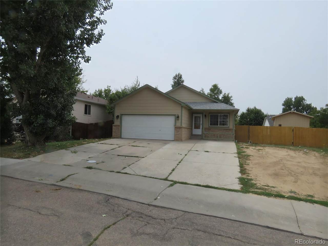 1073 Dogwood Avenue - Photo 1