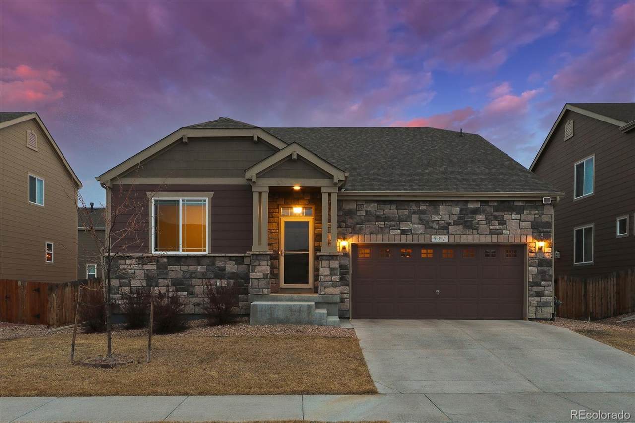 951 Sumner Way - Photo 1