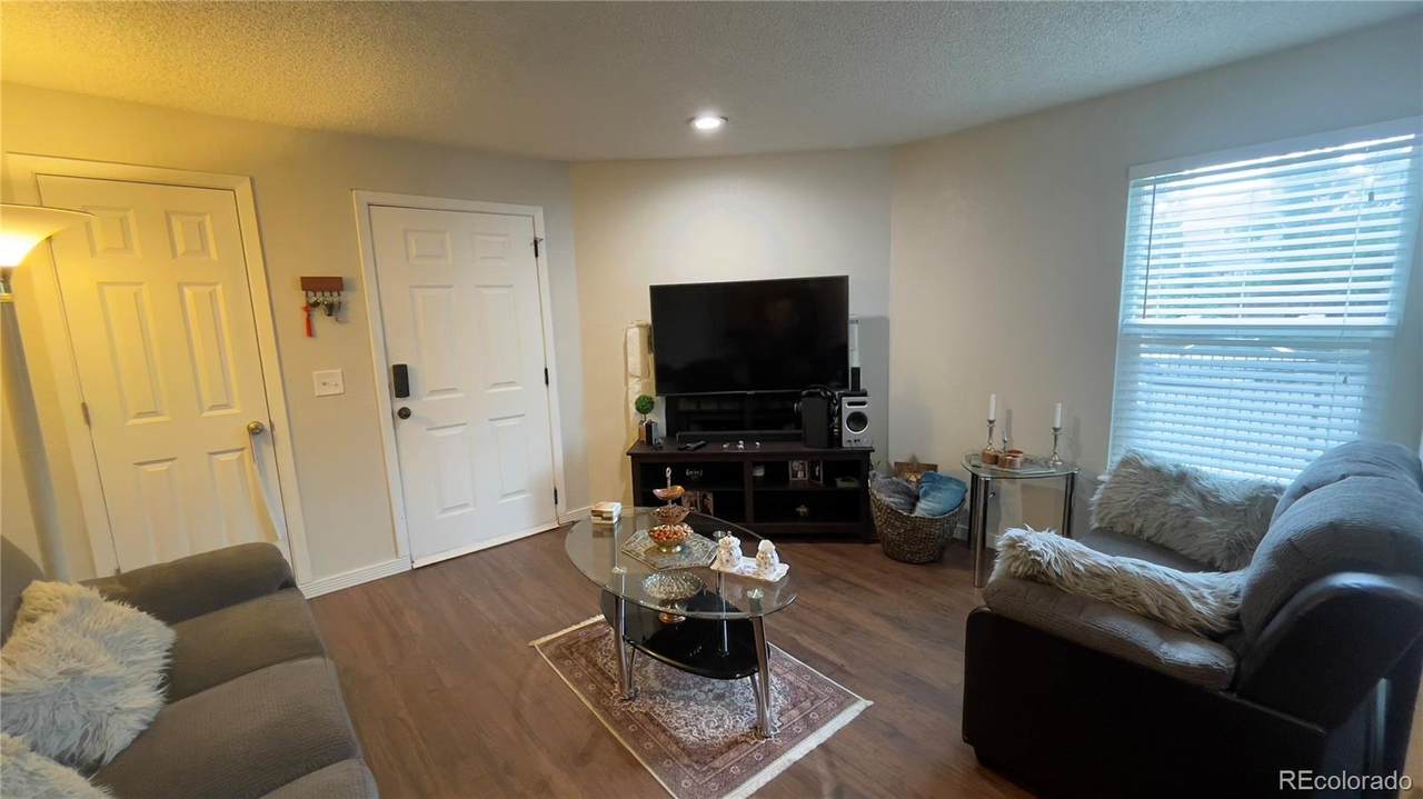 909 Dawson Way - Photo 1