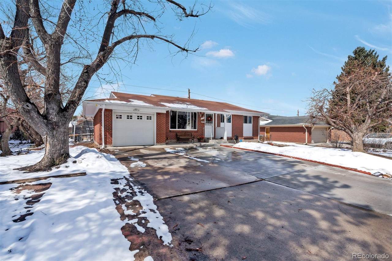 415 Wheeling Way - Photo 1