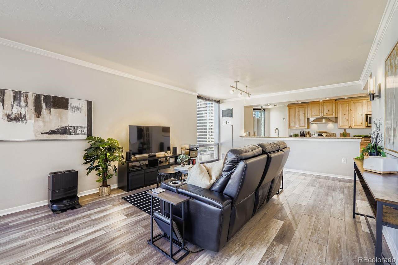 1625 Larimer Street - Photo 1
