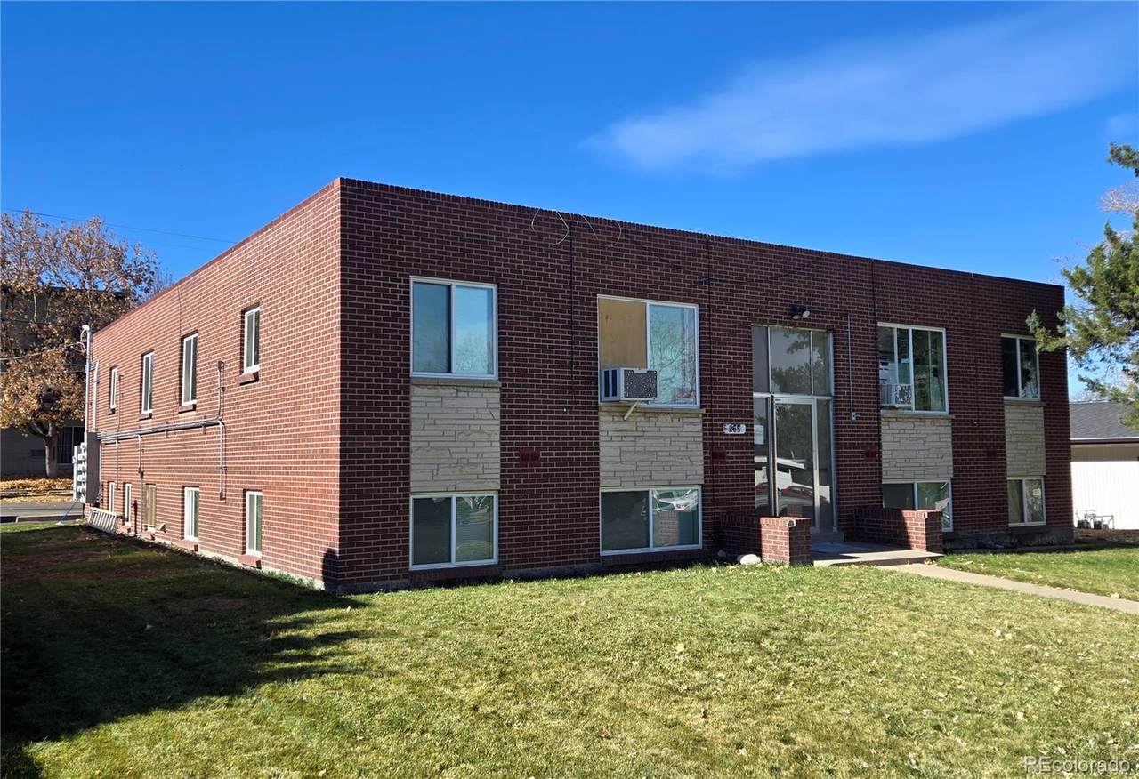 265 Laurel Street - Photo 1