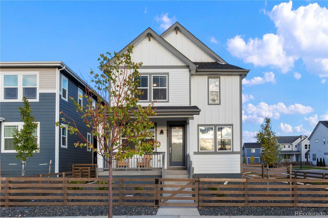 802 Emmerson Boulevard - Photo 1