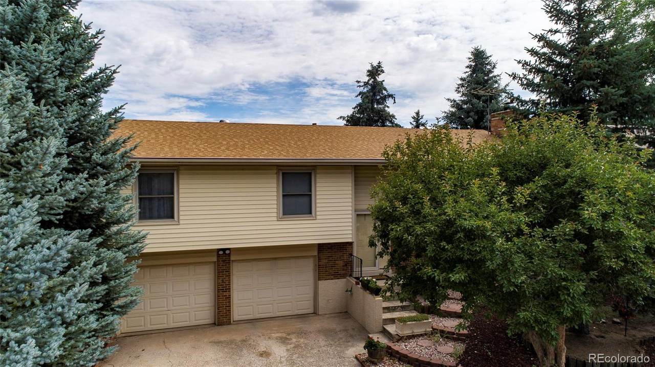 6685 Brook Park Drive - Photo 1