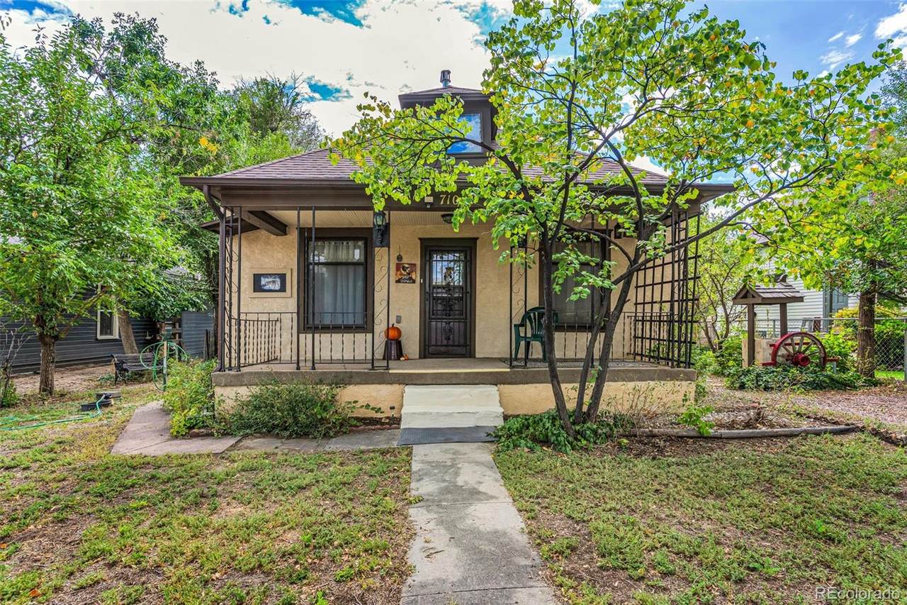 710 Woodlawn - Photo 1