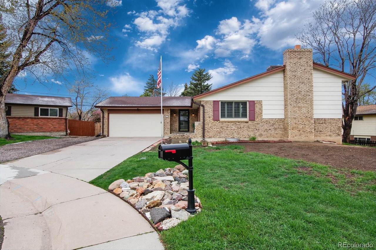 7157 Dahlia Court - Photo 1