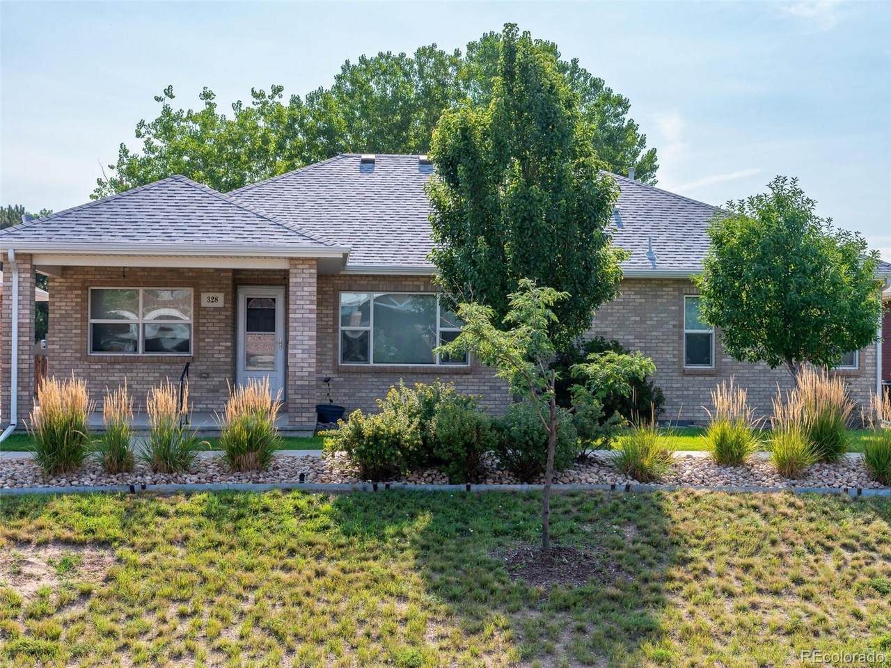 328 14th Avenue - Photo 1