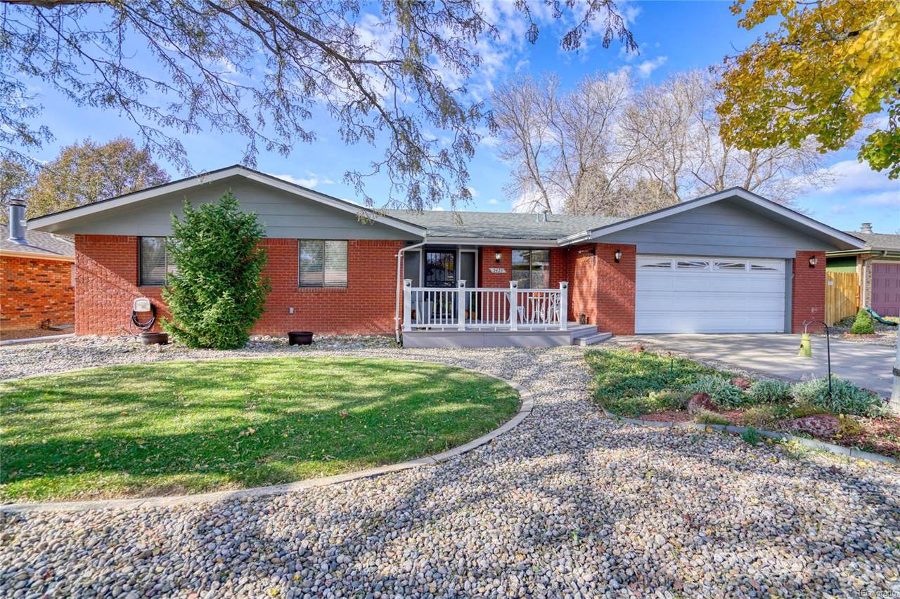 2425 Jewel Street - Photo 1