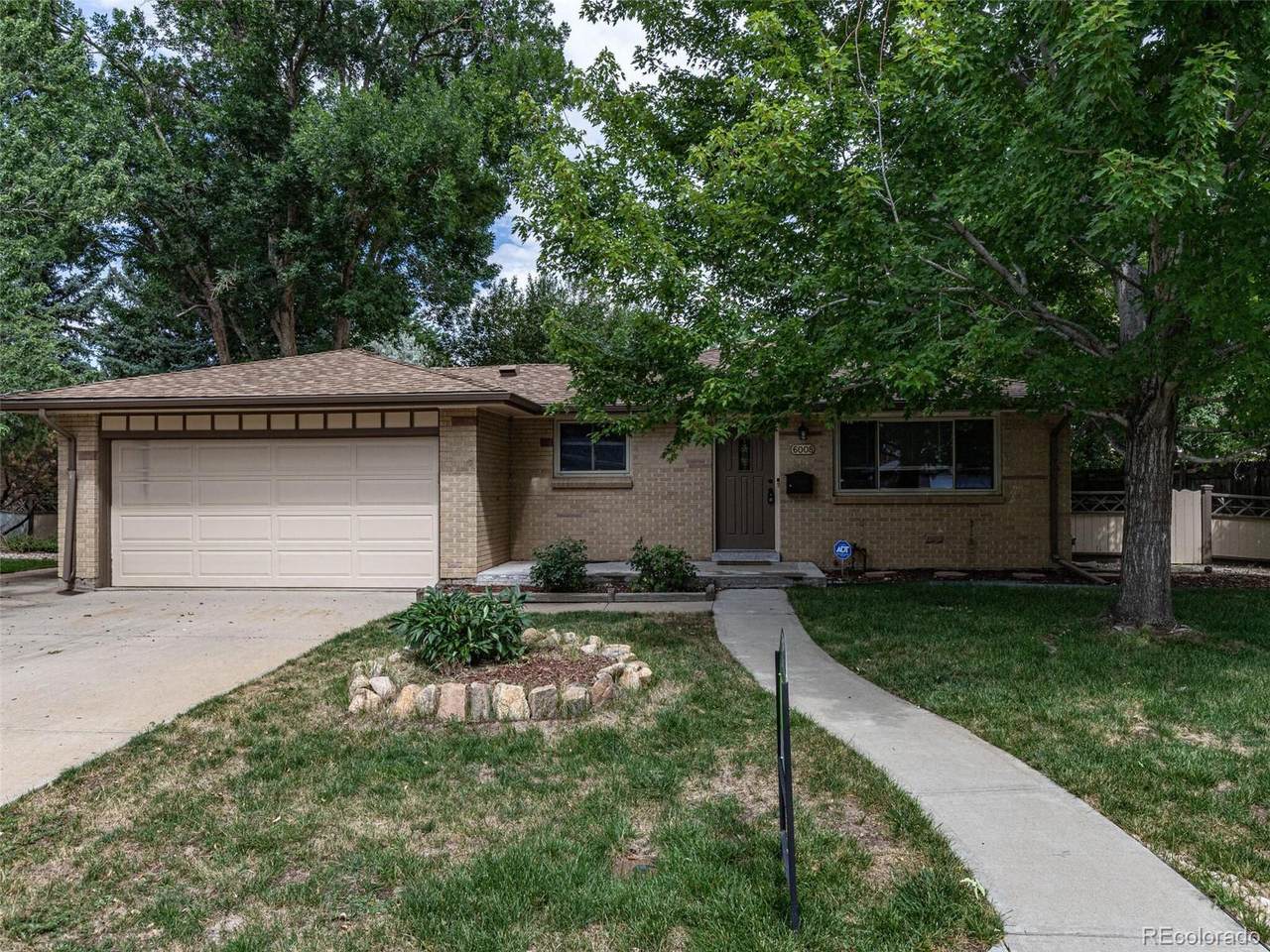 6008 Nelson Street - Photo 1
