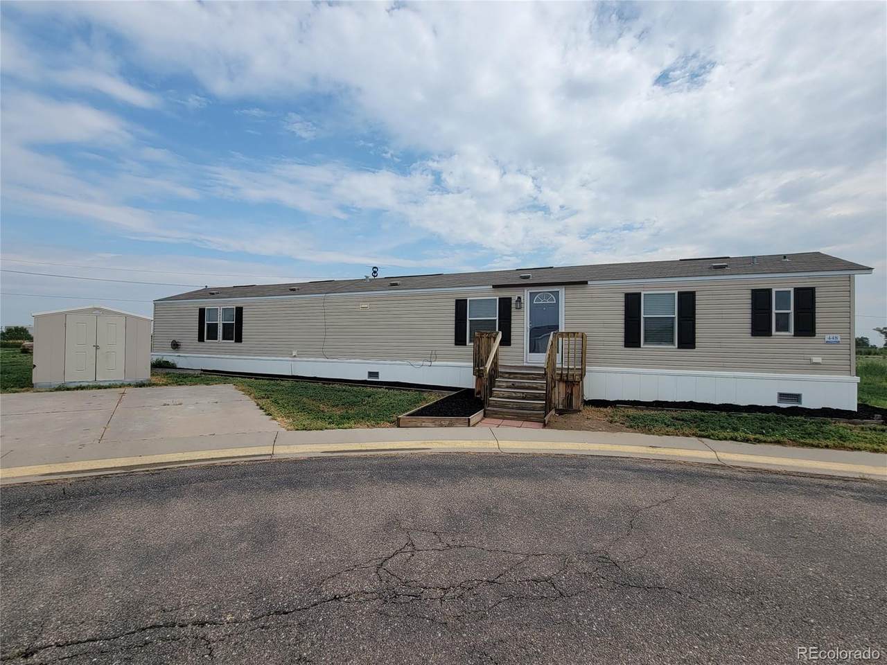 435 35th Street - Photo 1