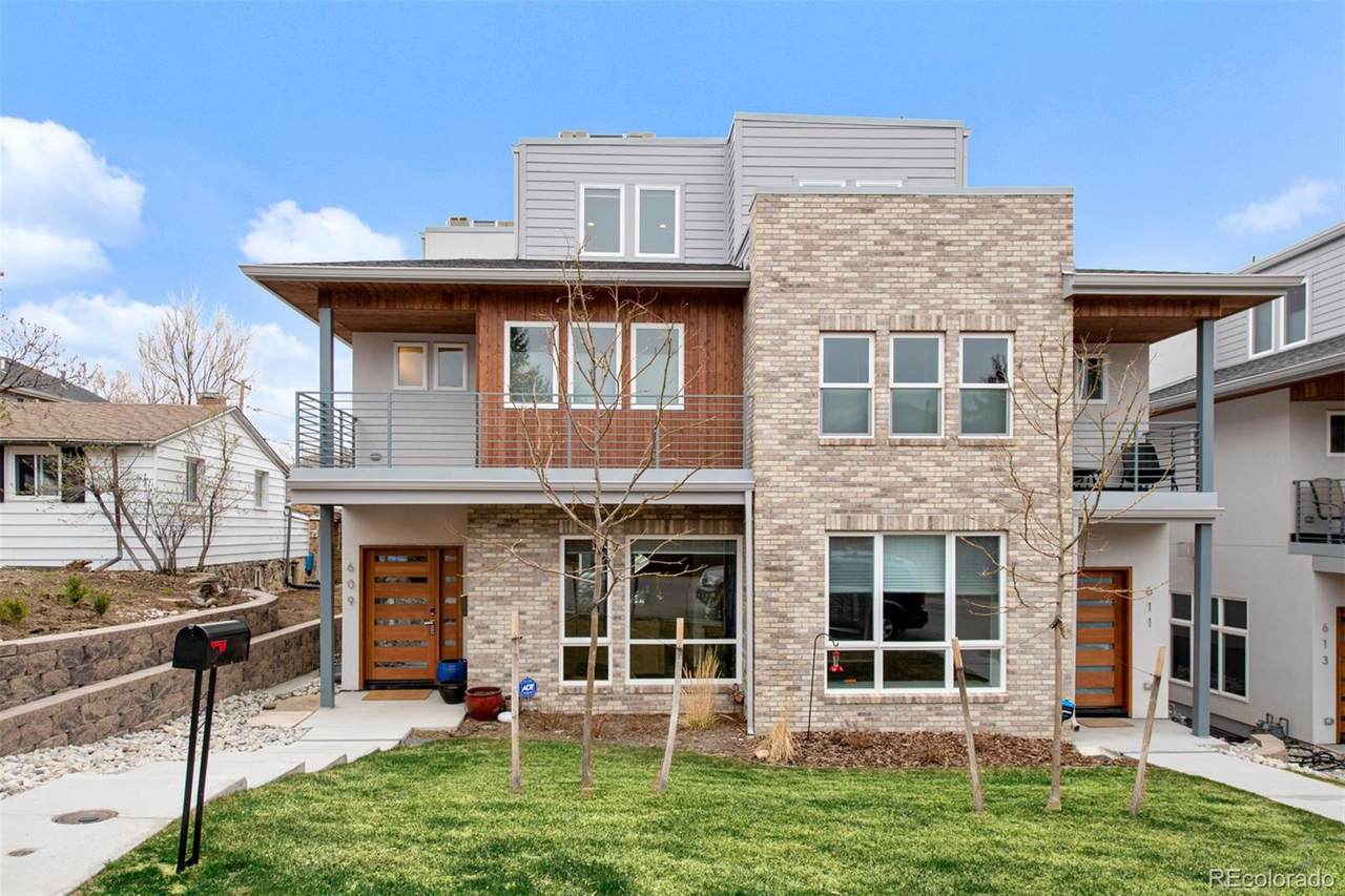 609 Iowa Street - Photo 1