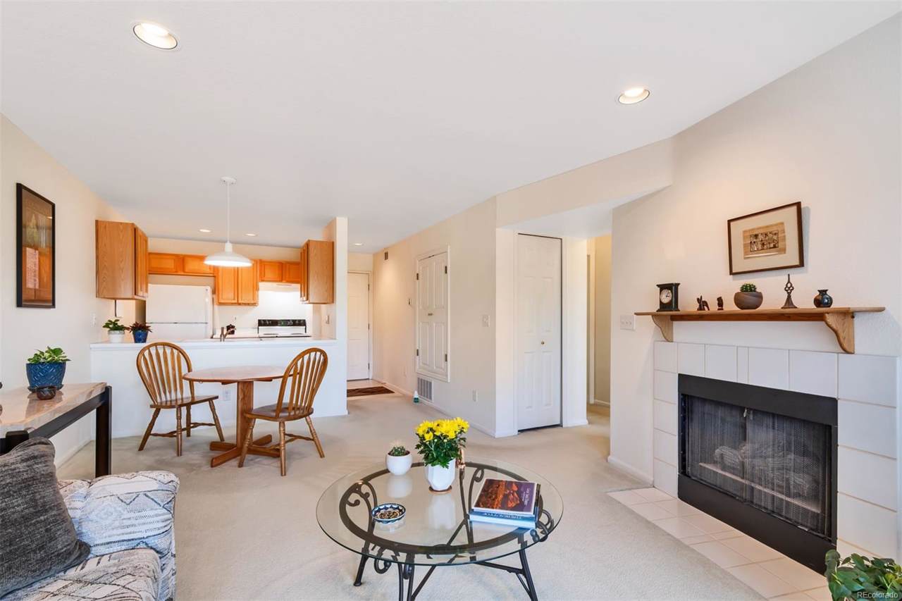 427 Memphis Way - Photo 1