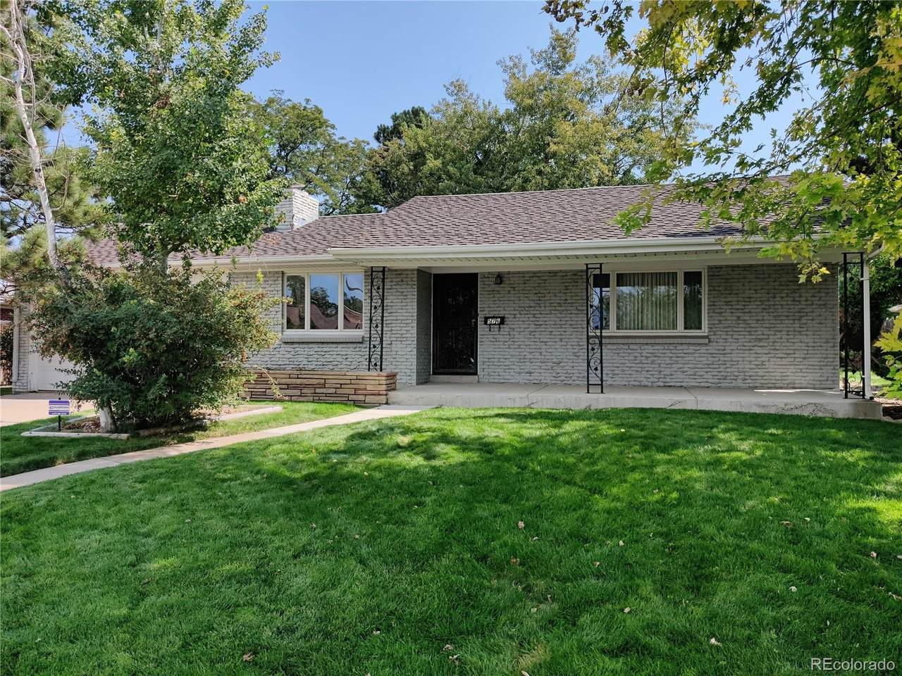 576 Oakland Court - Photo 1