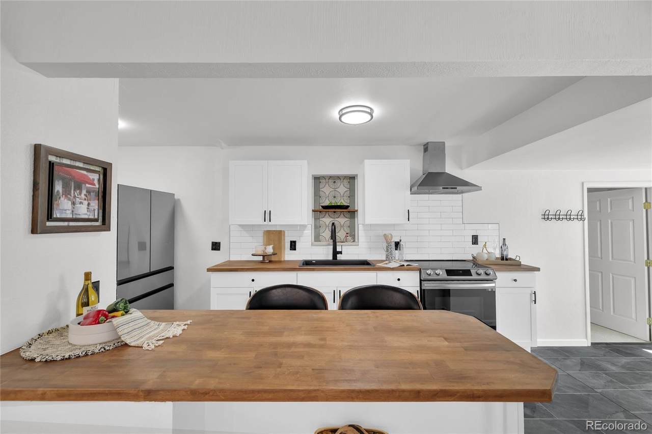 575 Clay Street - Photo 1
